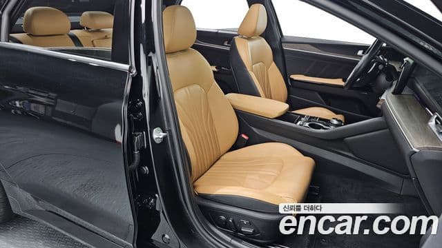 Kia K5 3세대 Signature, 2021 10