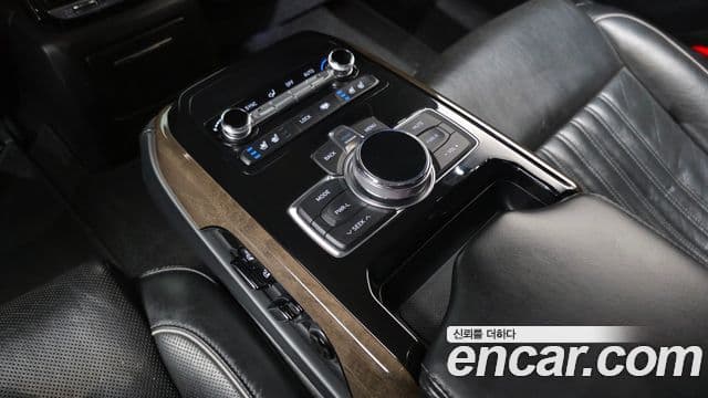 Genesis EQ900 Prestige, 2016 19