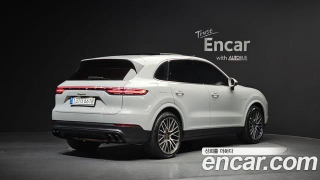 Porsche Cayenne (PO536) 3.0 E-гибрид, 2021 2