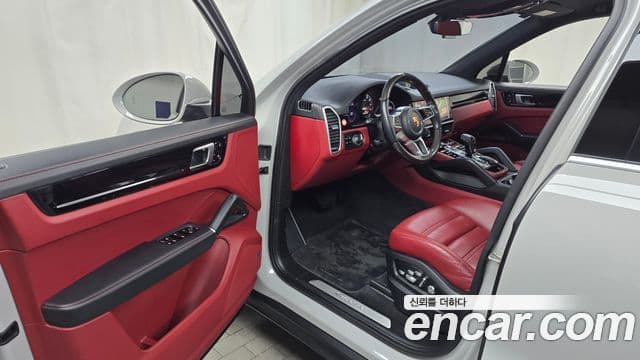 Porsche Cayenne (PO536) 3.0 E-гибрид, 2021 10