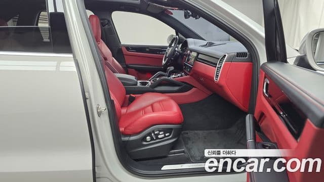 Porsche Cayenne (PO536) 3.0 E-гибрид, 2021 11