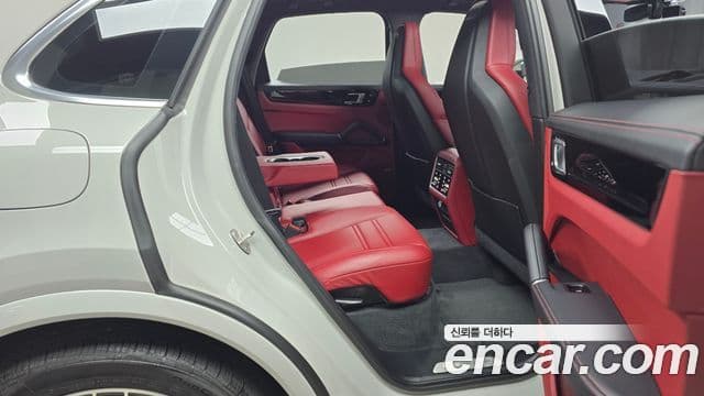 Porsche Cayenne (PO536) 3.0 E-гибрид, 2021 12