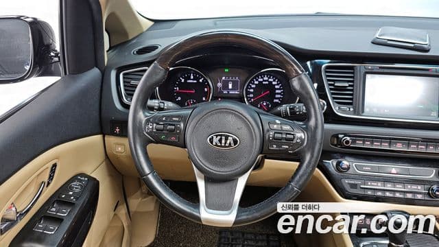 Kia All New Carnival President, 2016 13