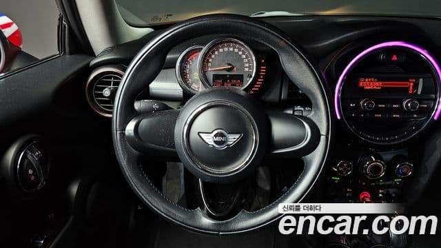 Mini Cooper D 3세대, 2015 13