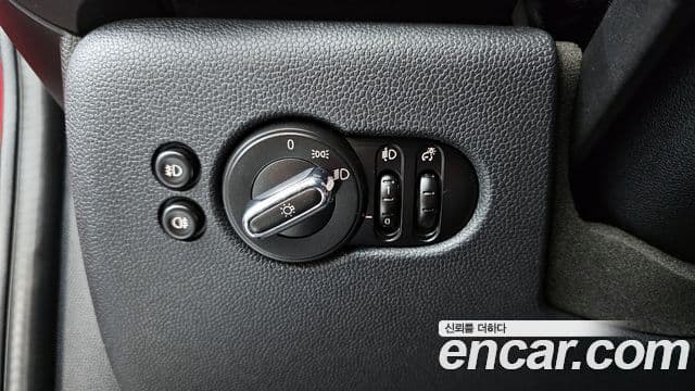 Mini Cooper D 3세대, 2015 17