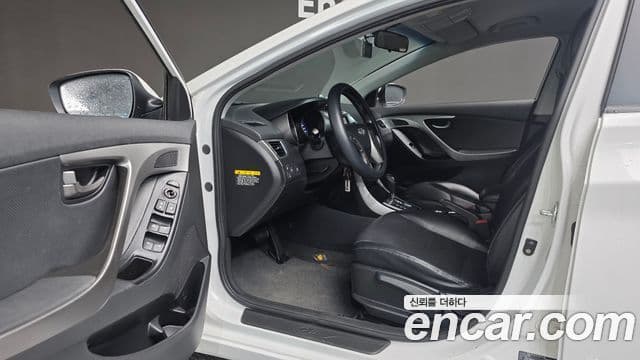 Hyundai Avante MD M16 GDI Smart, 2013 11