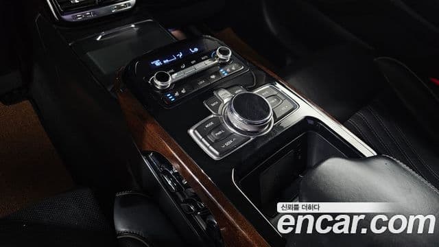 Genesis EQ900 Prestige, 2017 17