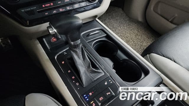 Kia All New Carnival Luxury, 2017 9