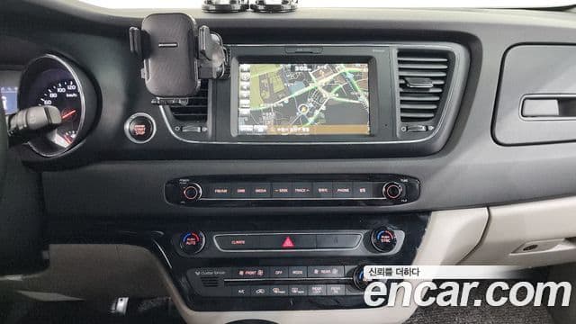 Kia All New Carnival Luxury, 2017 14