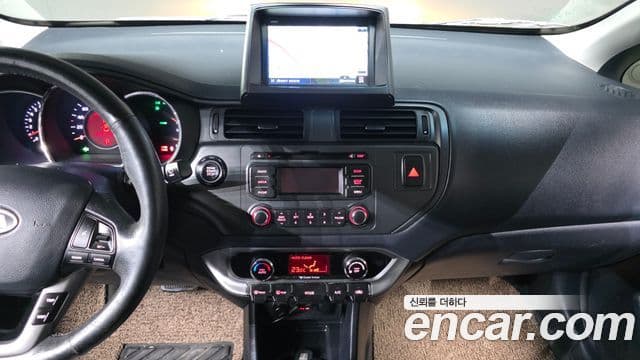 Kia All New Pride Prestige, 2012 15