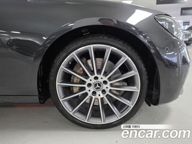 Mercedes-Benz E-класс W213 AMG Line, 2021 все фото