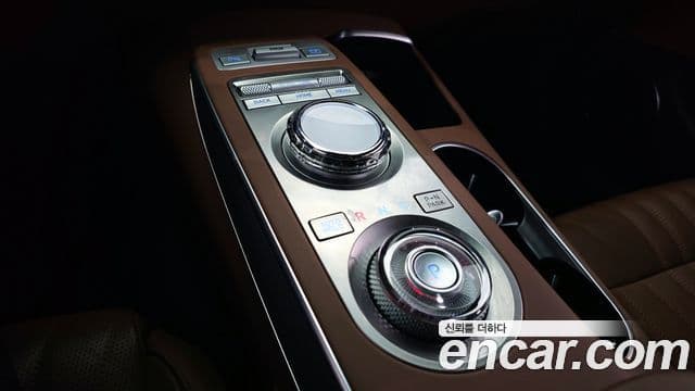 Genesis GV70, 2022 9