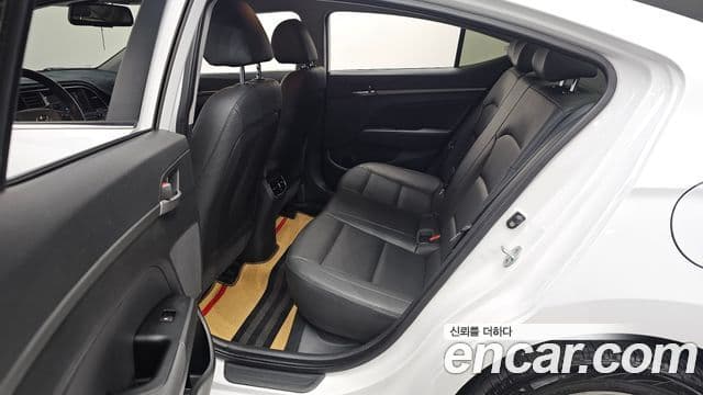 Hyundai Avante AD Modern, 2016 11