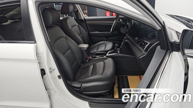 Hyundai Avante AD Modern, 2016 13