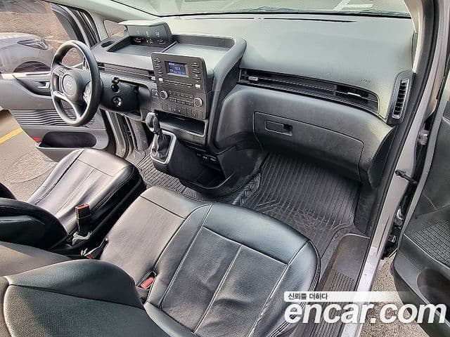 Hyundai Staria Smart, 2022 все фото