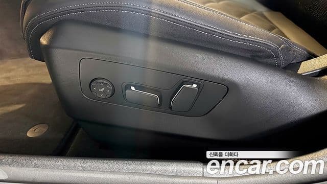 BMW 5시리즈 (G60), 2025 12