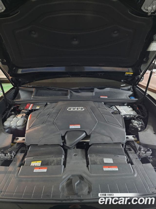 Audi Q8 (4M) Premium, 2023 6