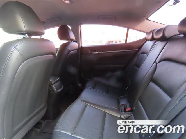 Hyundai Avante AD 1.6 GDI Value Plus, 2018 10