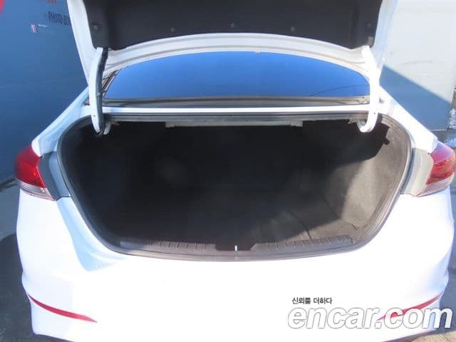 Hyundai Avante AD 1.6 GDI Value Plus, 2018 20