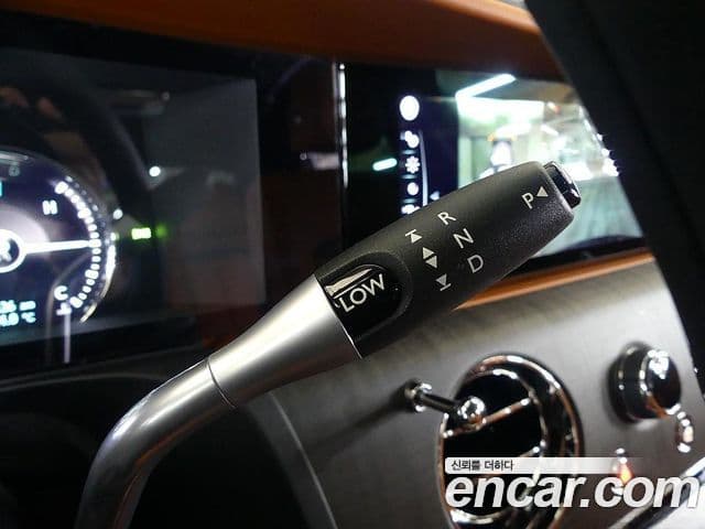 Rolls-Royce 고스트 2세대 6.7 EWB V12, 2022 8