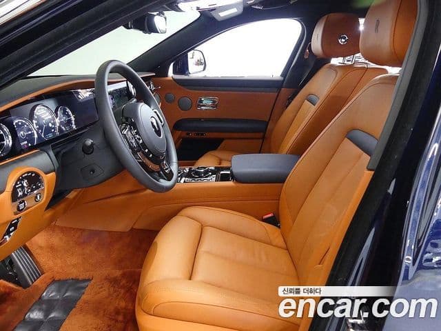 Rolls-Royce 고스트 2세대 6.7 EWB V12, 2022 9