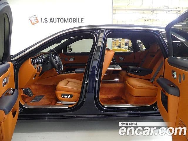 Rolls-Royce 고스트 2세대 6.7 EWB V12, 2022 17