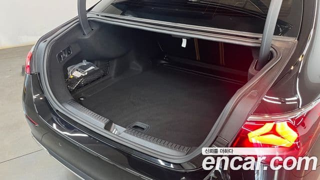 Mercedes-Benz E-класс W214 Exclusive, 2025 19