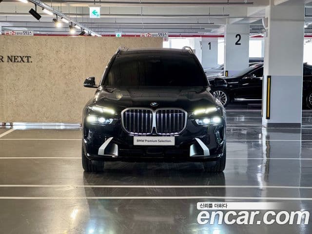 BMW X7 (G07) xDrive 40i Design Pure Excellence 6인승, 2023 3