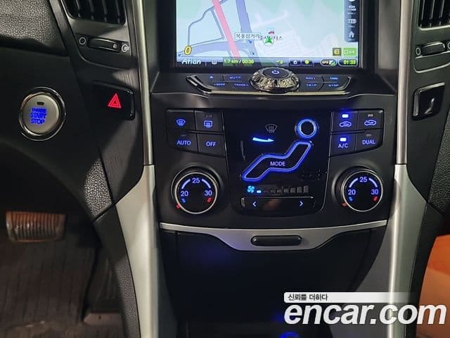 Hyundai YF Sonata люксовая версия, 2010 7