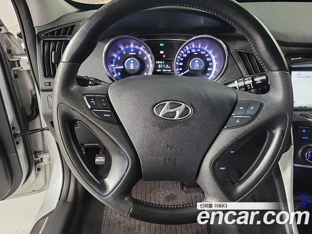 Hyundai YF Sonata люксовая версия, 2010 12