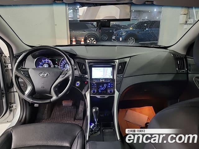 Hyundai YF Sonata люксовая версия, 2010 13