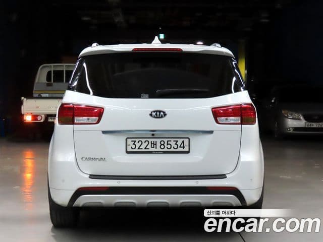 Kia All New Carnival Prestige, 2016 3
