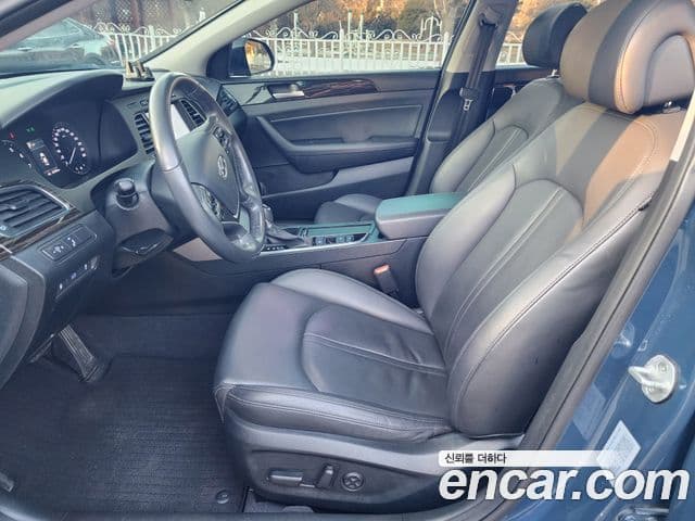 Hyundai LF Sonata Special, 2017 9