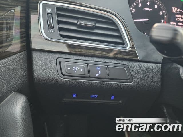 Hyundai LF Sonata Special, 2017 15