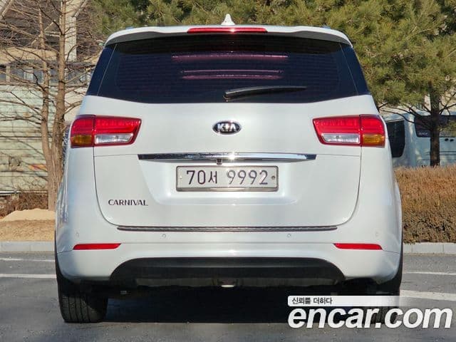 Kia All New Carnival Noblesse, 2017 3