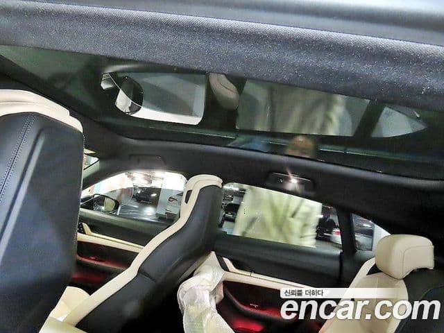 Porsche 타이칸 4S Cross Turismo, 2024 17