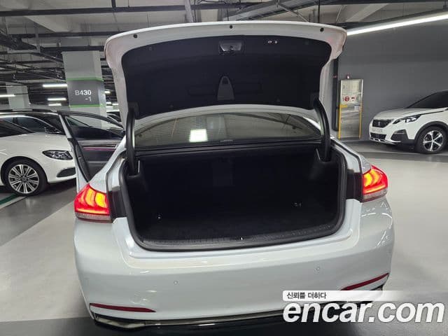 Genesis G80 Premium Luxury, 2018 18