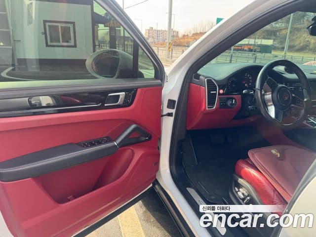 Porsche Cayenne (PO536) 3.0 купе, 2020 12