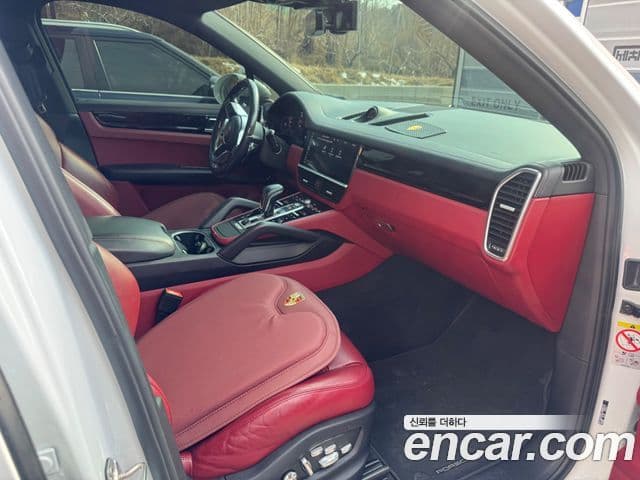 Porsche Cayenne (PO536) 3.0 купе, 2020 15