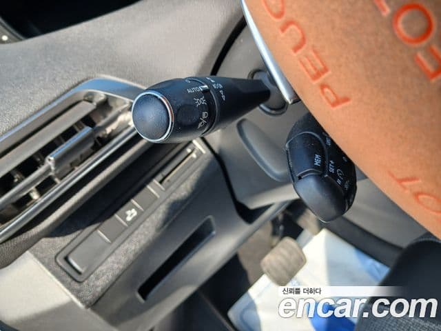 Peugeot 5008 2세대 1.6 BlueHDi Allure, 2019 14