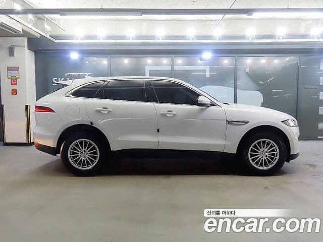 Jaguar F-PACE Prestige, 2017 3