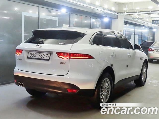 Jaguar F-PACE Prestige, 2017 4