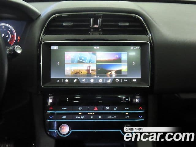 Jaguar F-PACE Prestige, 2017 11