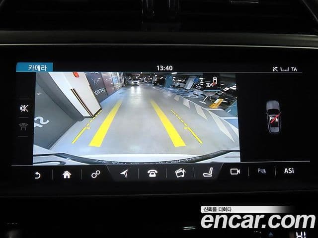 Jaguar F-PACE Prestige, 2017 14