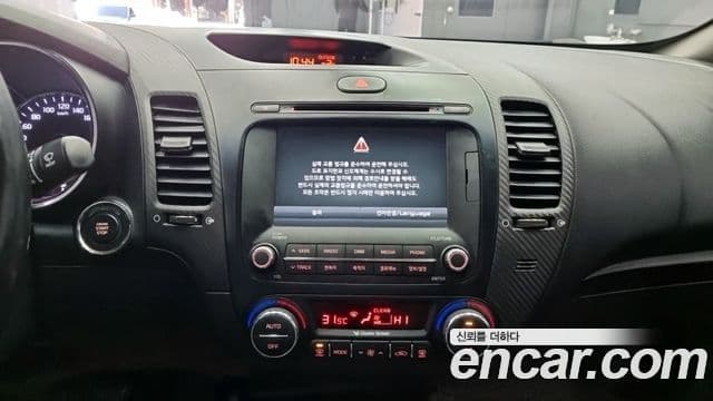 Kia K3 Trendy, 2013 11