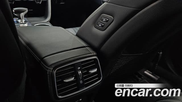 Genesis G70 Elite, 2019 18