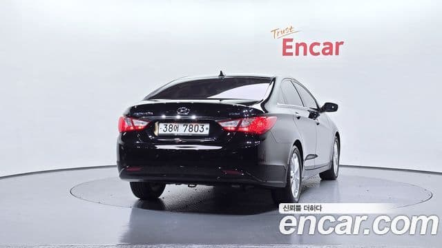 Hyundai YF Sonata Premier, 2011 4