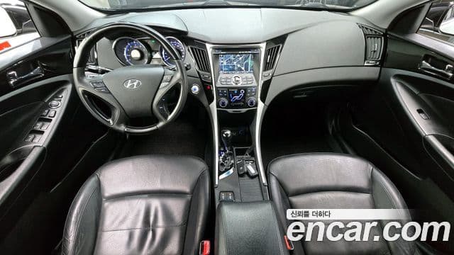 Hyundai YF Sonata Premier, 2011 7