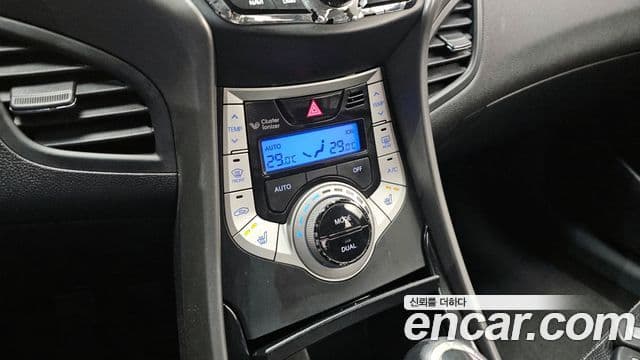 Hyundai Avante MD Premier, 2011 15