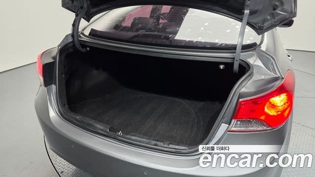 Hyundai Avante MD Premier, 2011 20